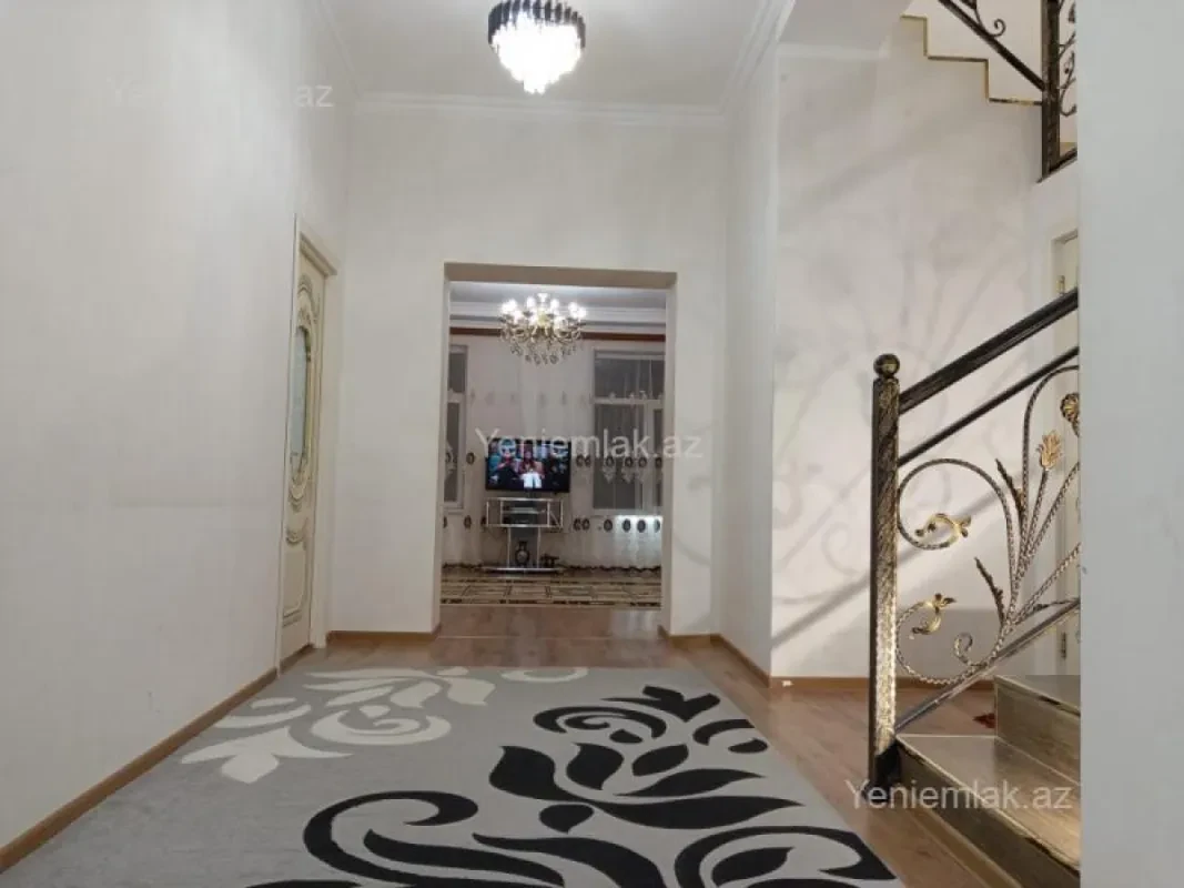 Satılır 6 otaqlı həyət evi 220 m²