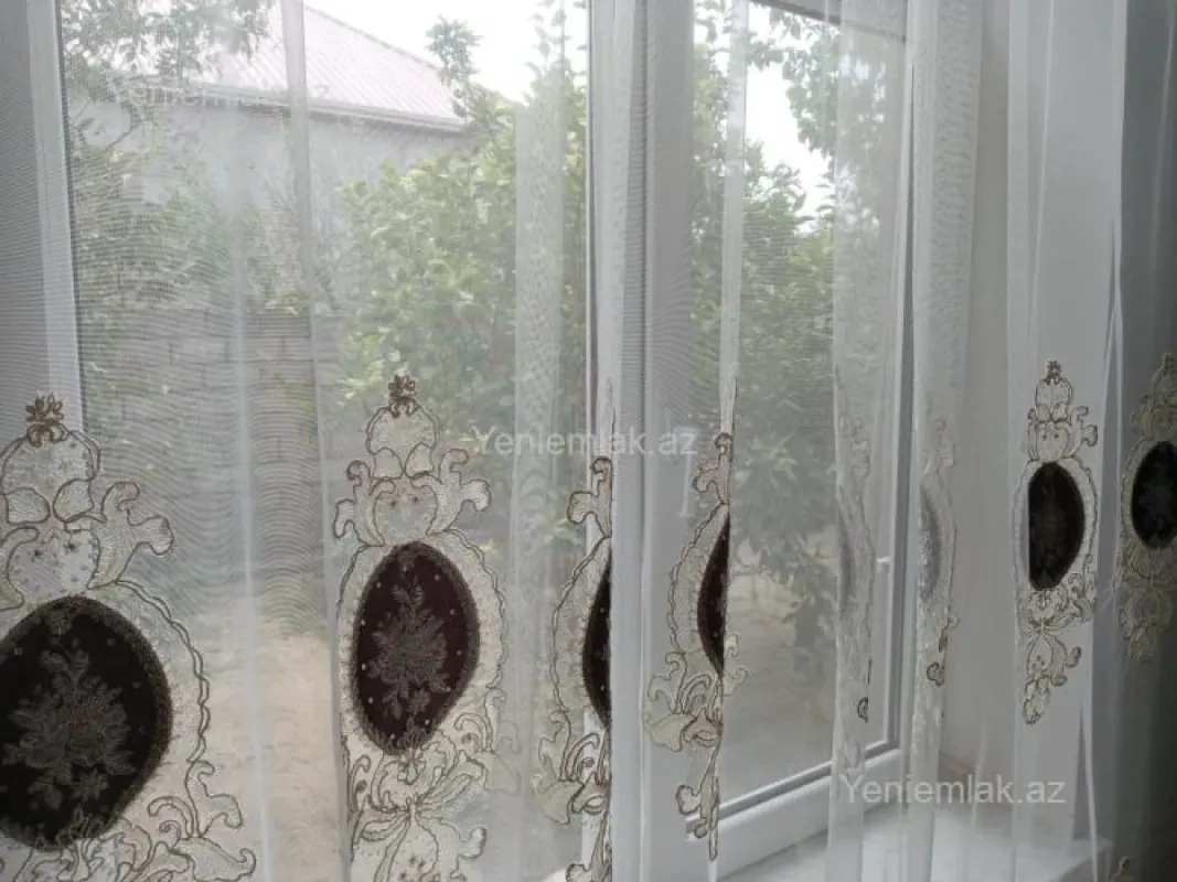 Satılır 6 otaqlı həyət evi 220 m²