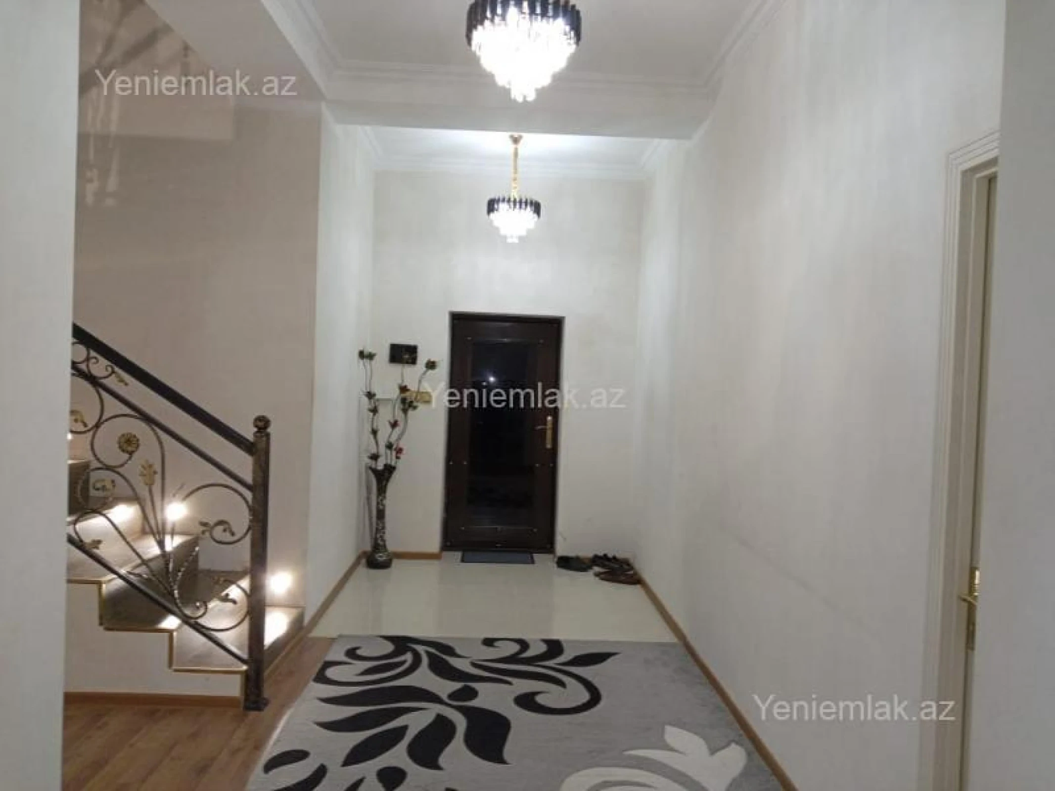 Satılır 6 otaqlı həyət evi 220 m²