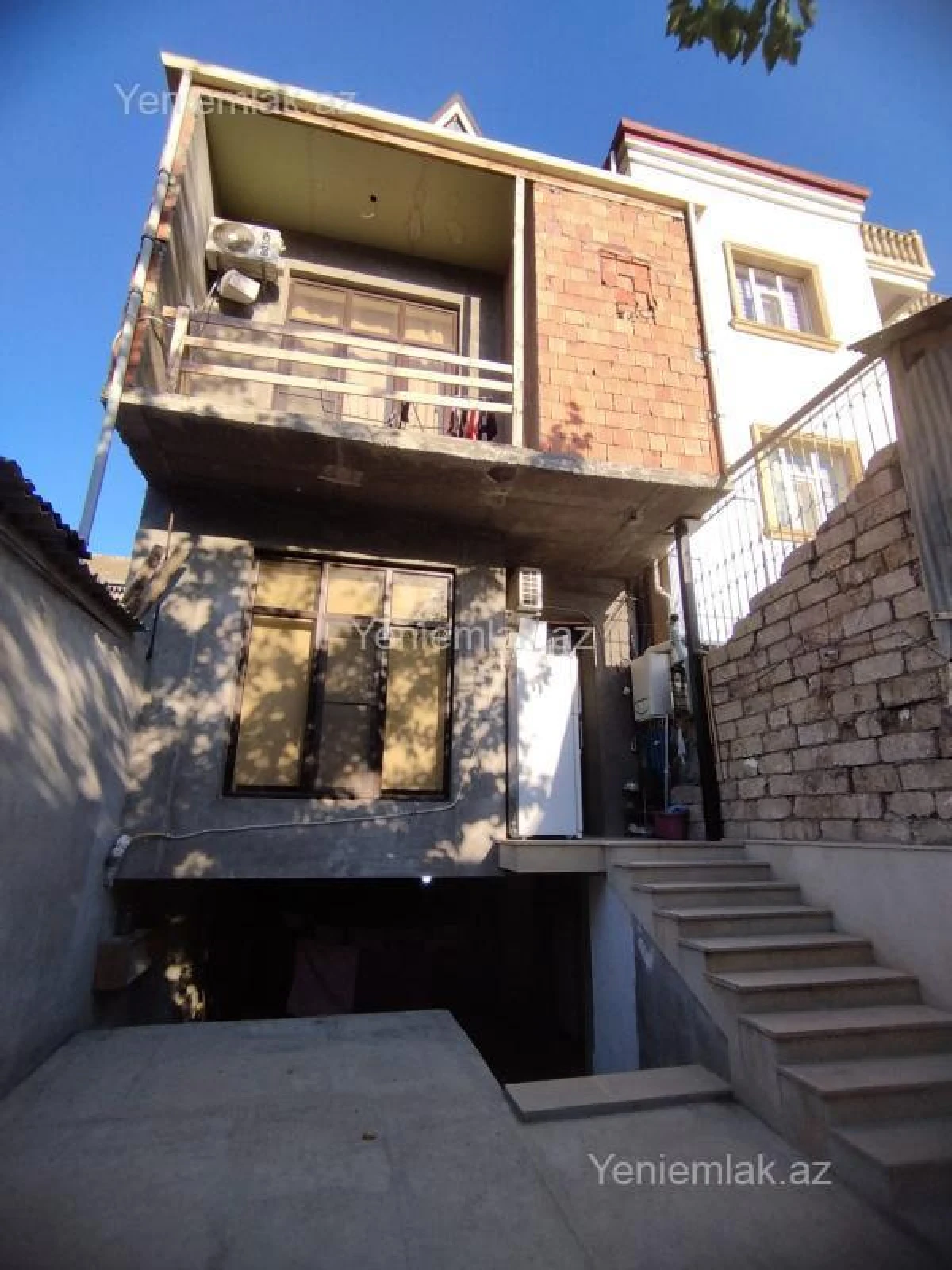 Satılır 4 otaqlı həyət evi 280 m²