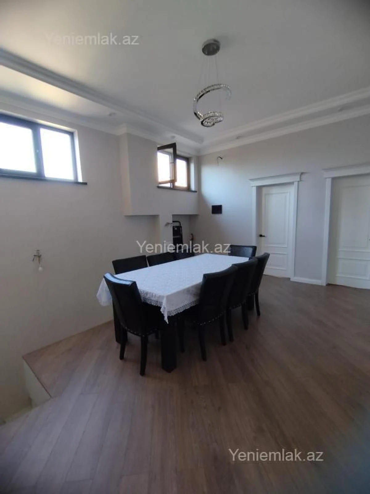 Satılır 4 otaqlı həyət evi 280 m²