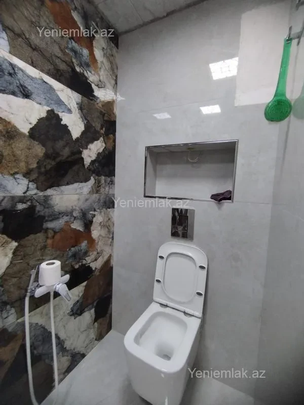 Satılır 4 otaqlı həyət evi 280 m²