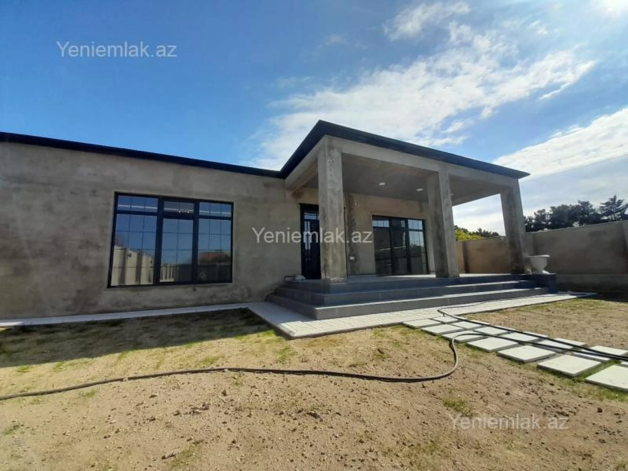 Satılır 5 otaqlı həyət evi 230 m²
