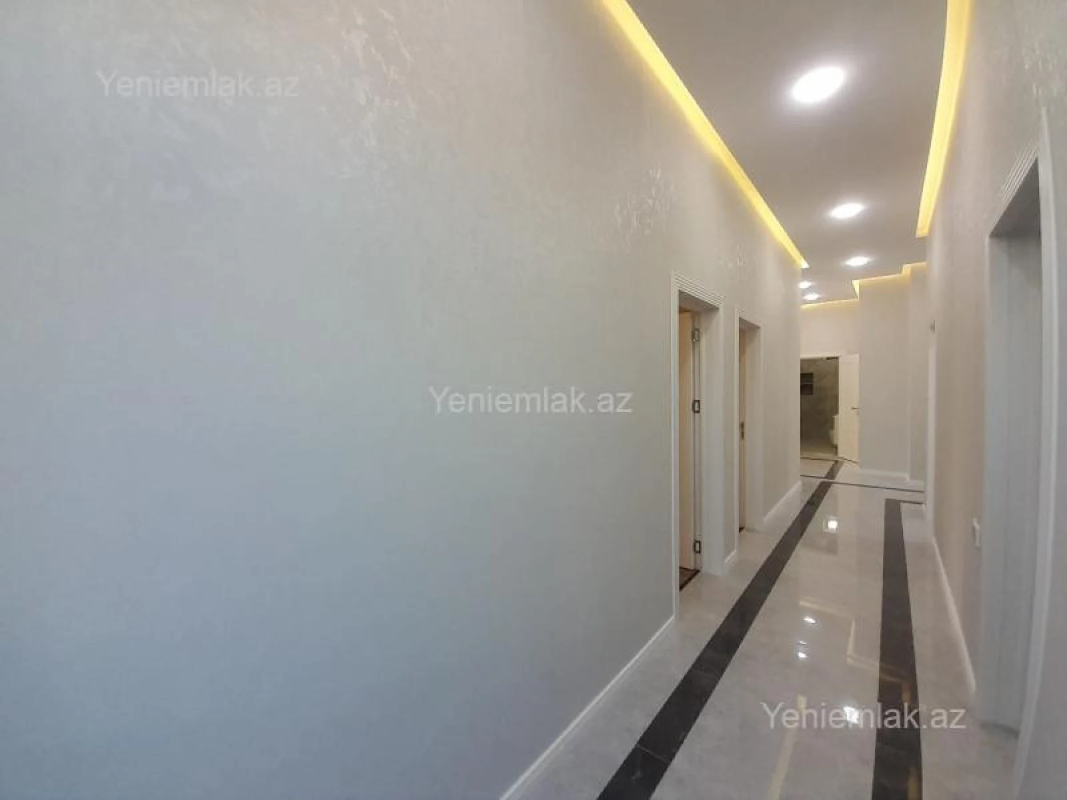 Satılır 5 otaqlı həyət evi 230 m²