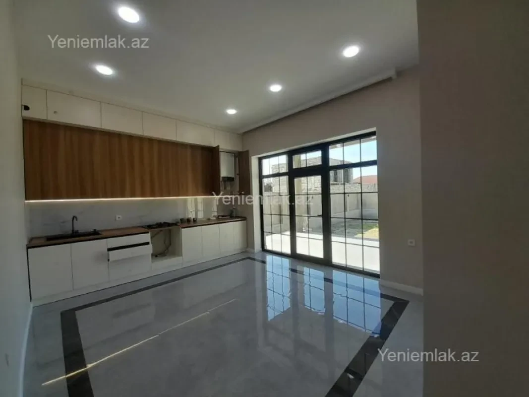 Satılır 5 otaqlı həyət evi 230 m²