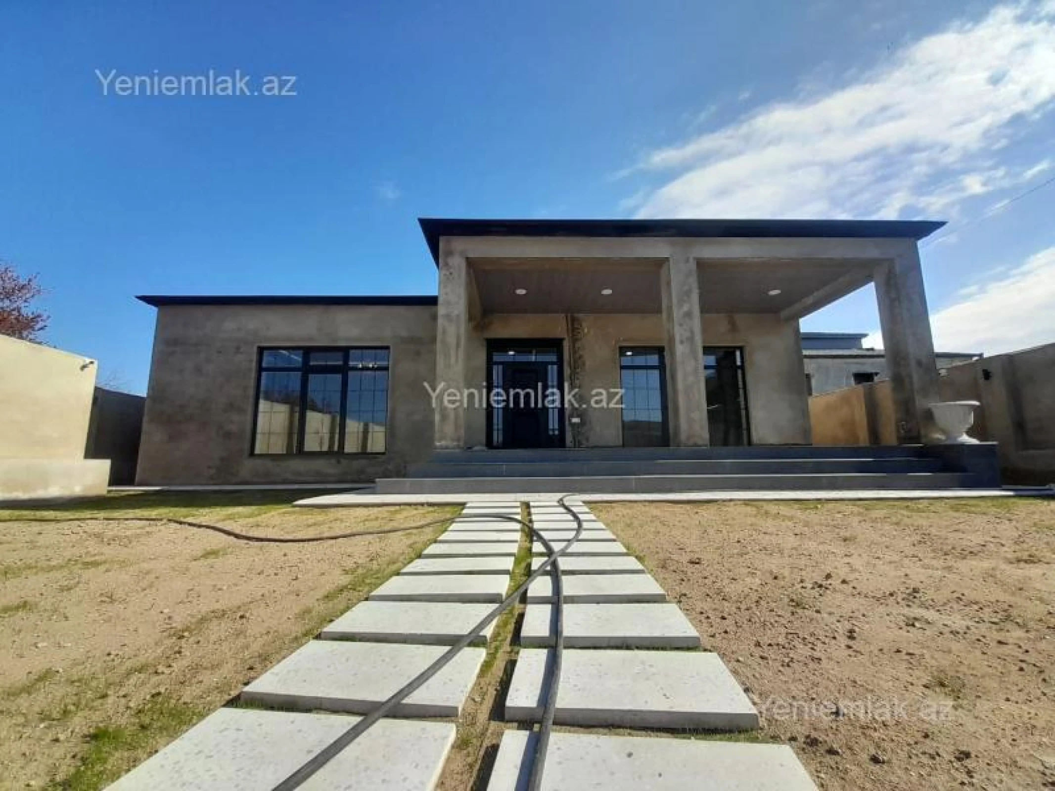 Satılır 5 otaqlı həyət evi 230 m²