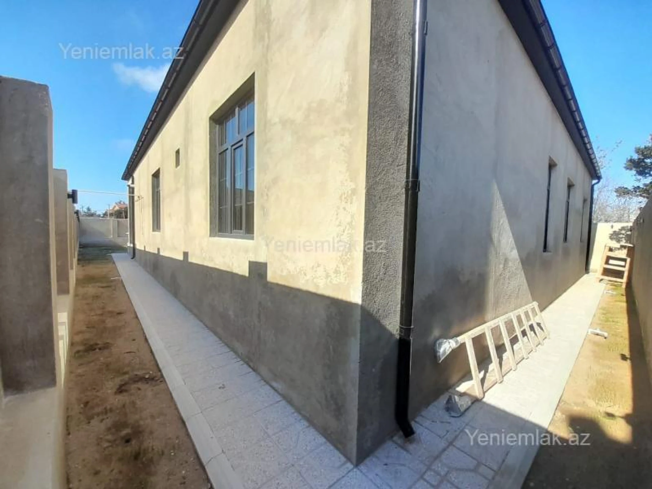 Satılır 5 otaqlı həyət evi 230 m²