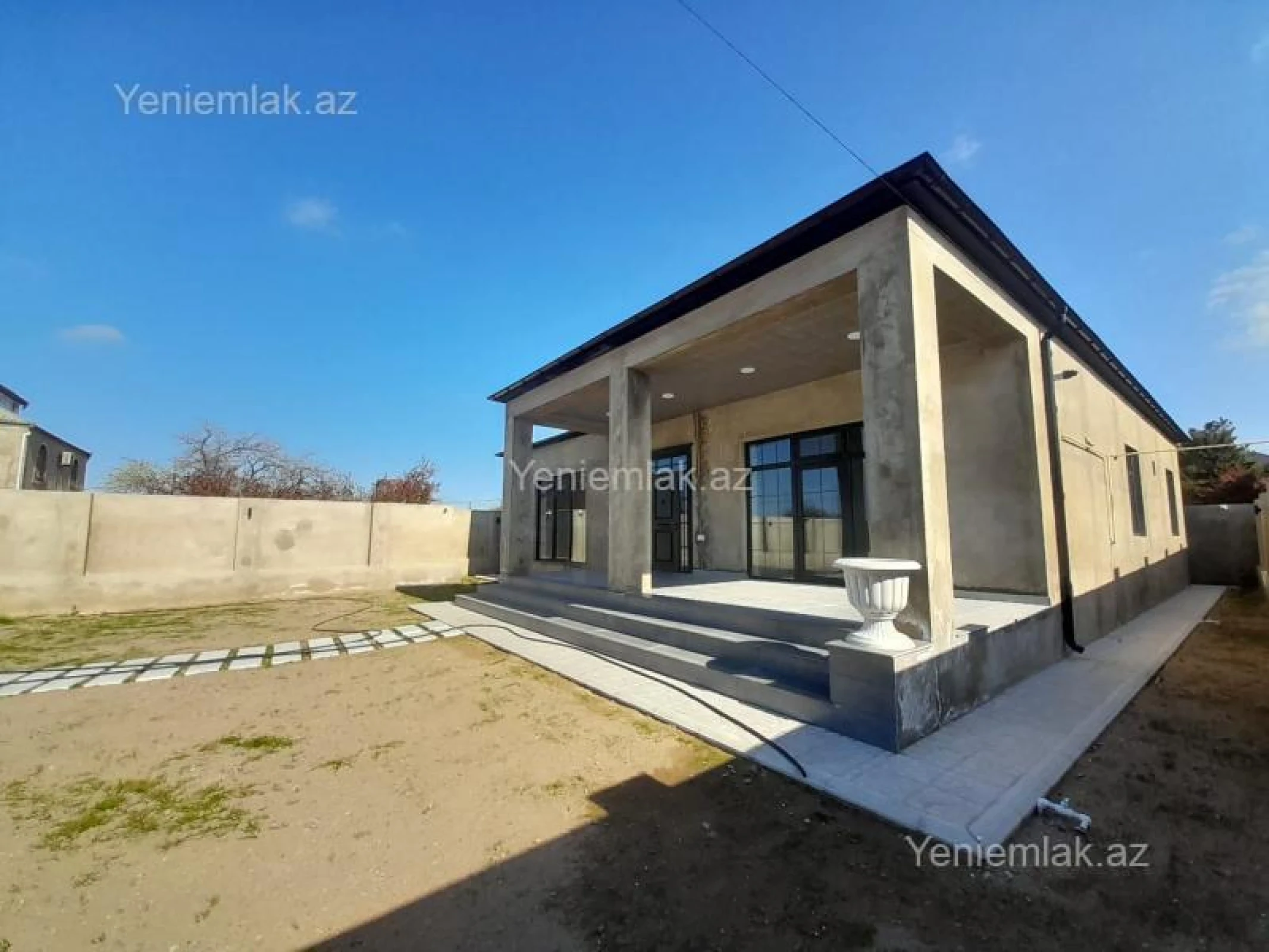Satılır 5 otaqlı həyət evi 230 m²