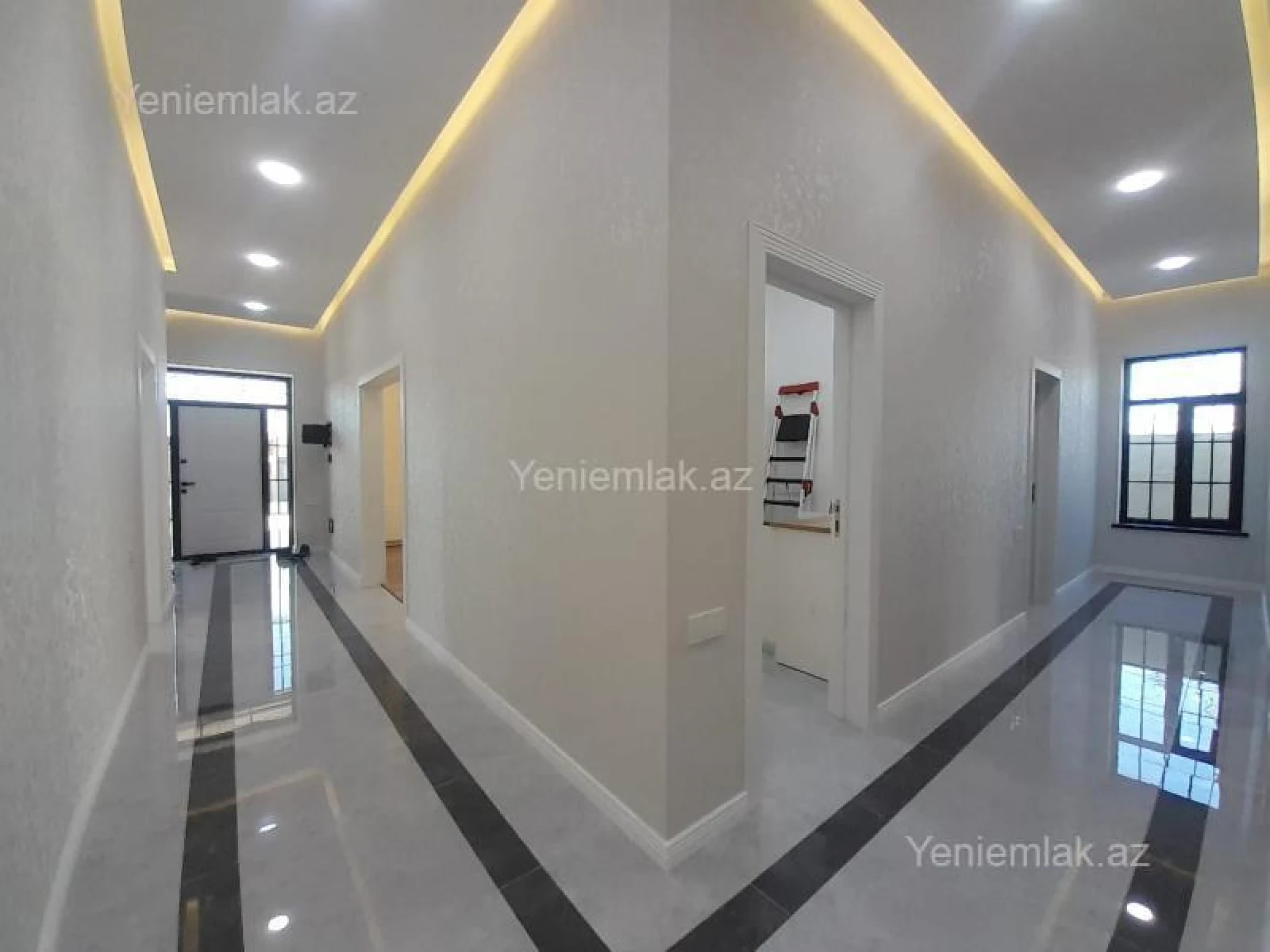 Satılır 5 otaqlı həyət evi 230 m²