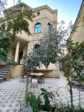 Satılır 6 otaqlı həyət evi 500 m²