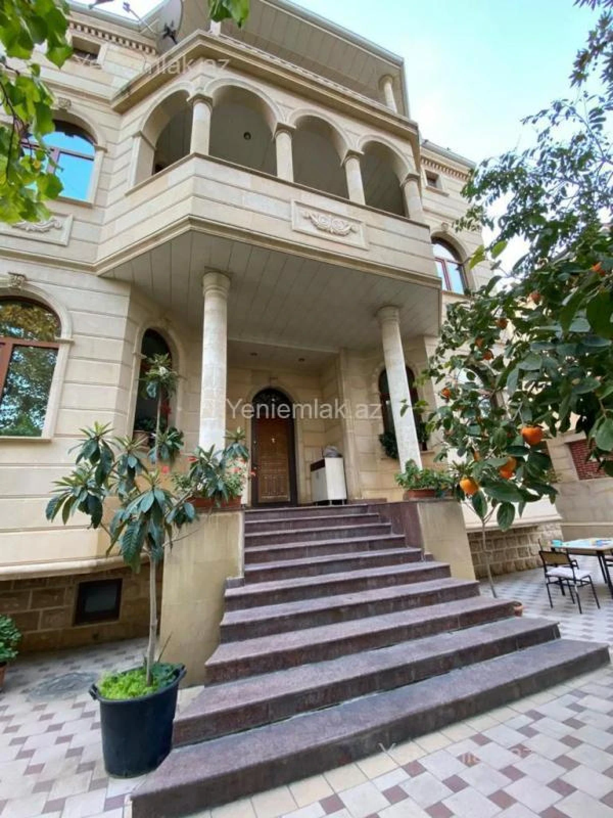 Satılır 6 otaqlı həyət evi 500 m²