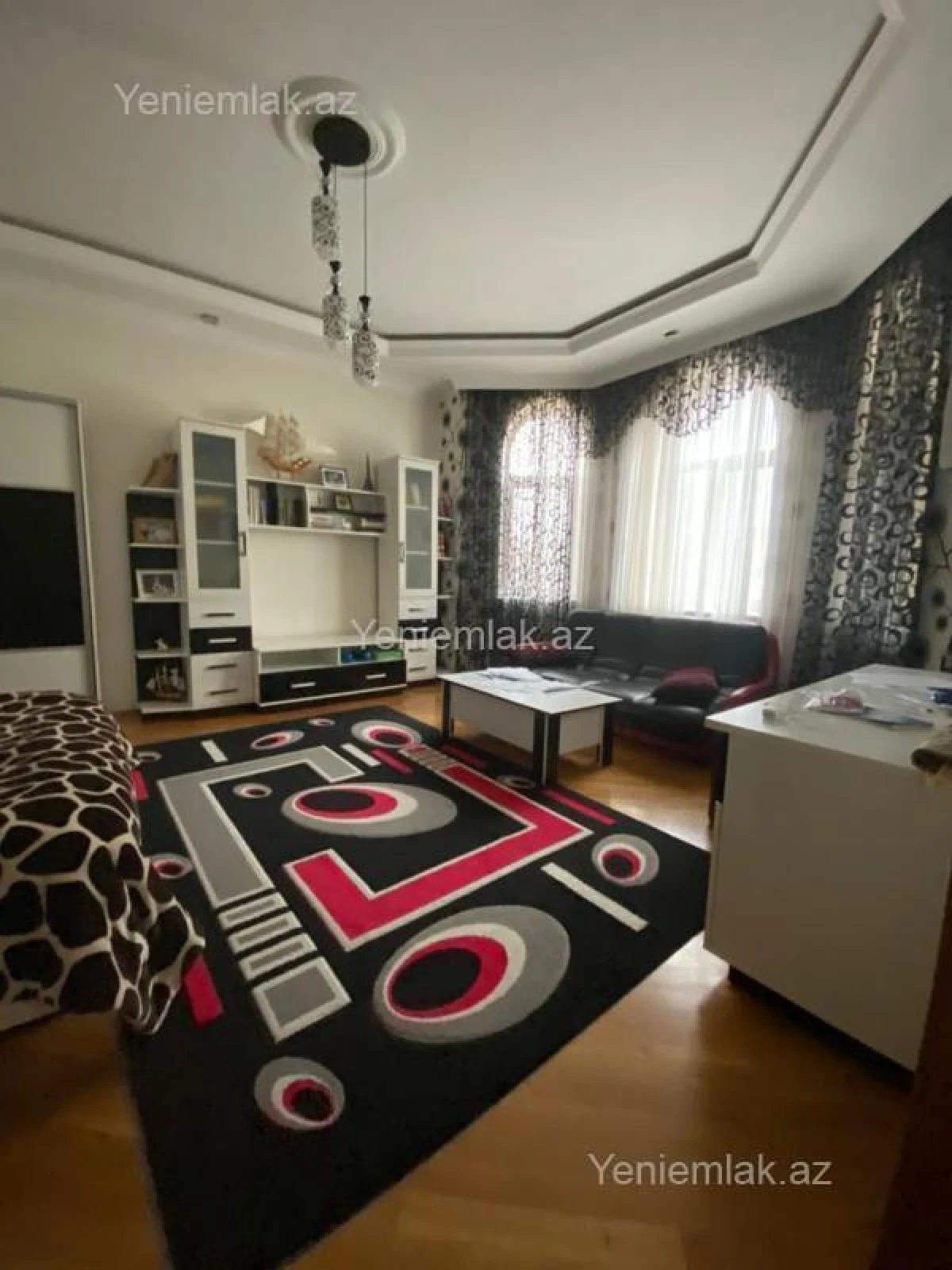 Satılır 6 otaqlı həyət evi 500 m²