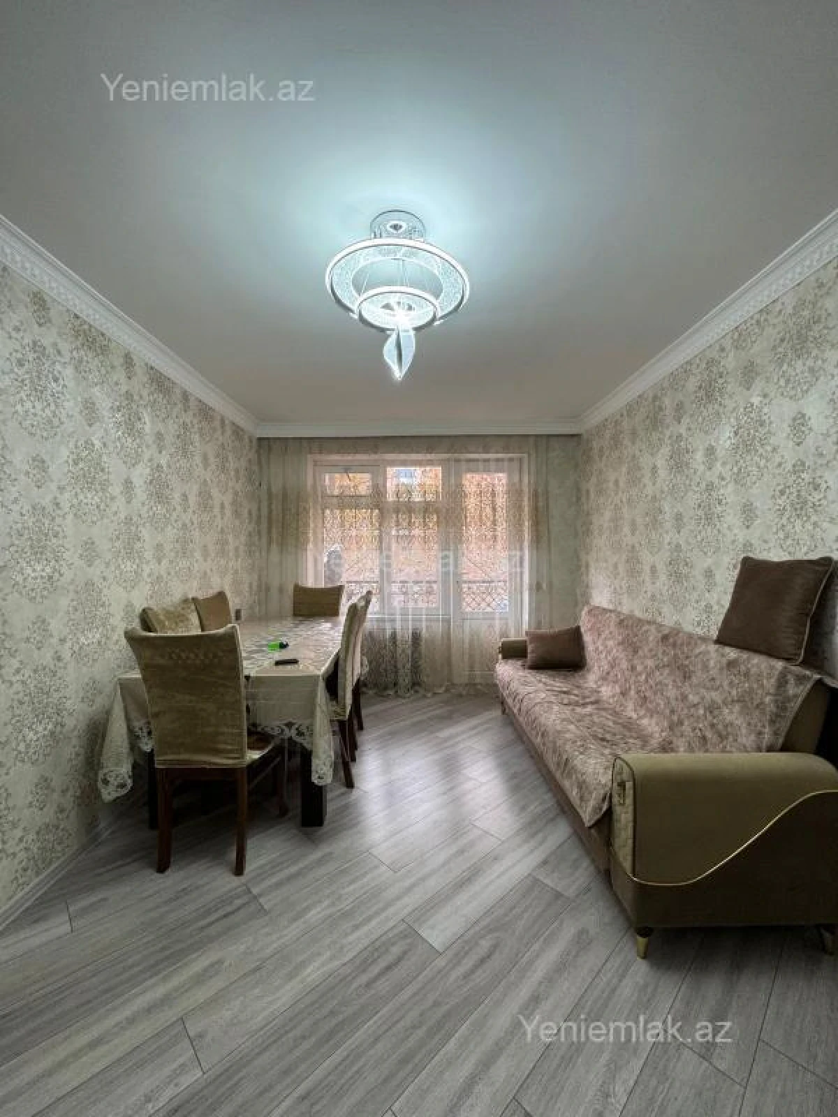 Satılır 2 otaqlı köhnə tikili 61 m²
