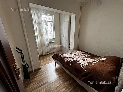 Satılır 2 otaqlı köhnə tikili 40 m²