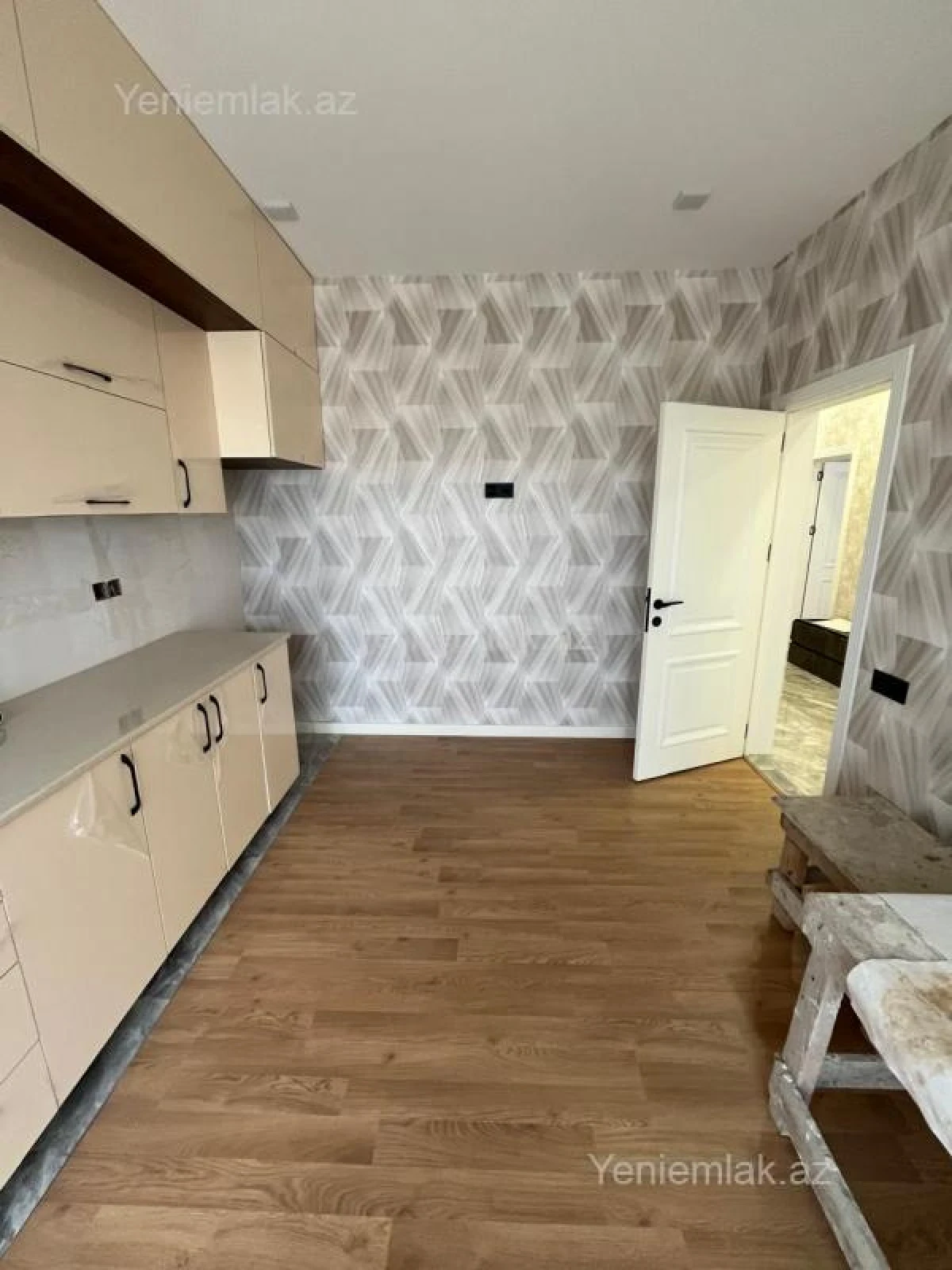 Satılır 6 otaqlı həyət evi 200 m²