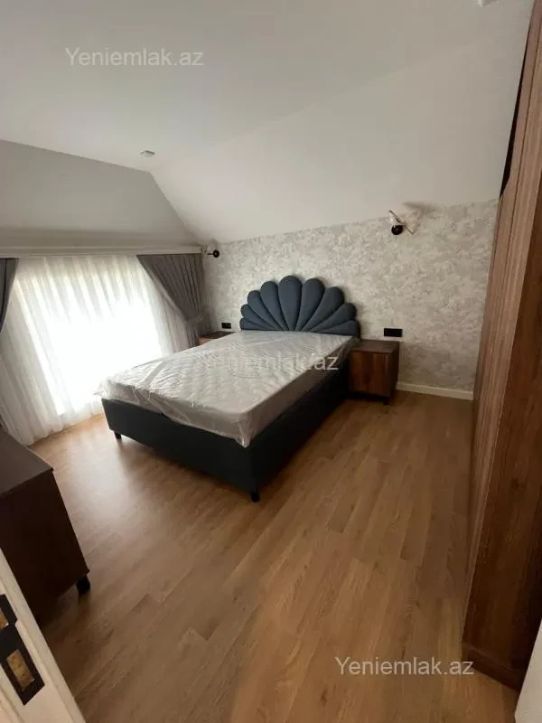 Satılır 6 otaqlı həyət evi 200 m²