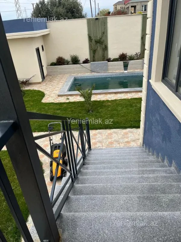Satılır 6 otaqlı həyət evi 200 m²