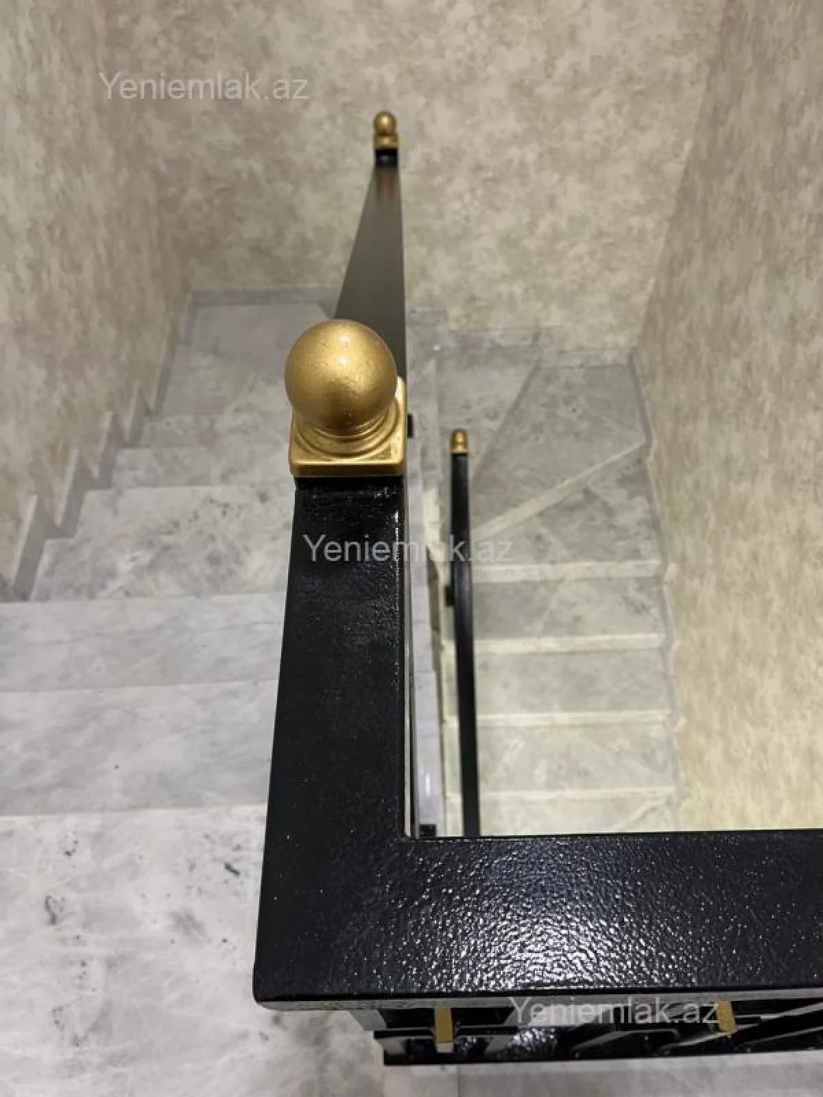 Satılır 6 otaqlı həyət evi 200 m²