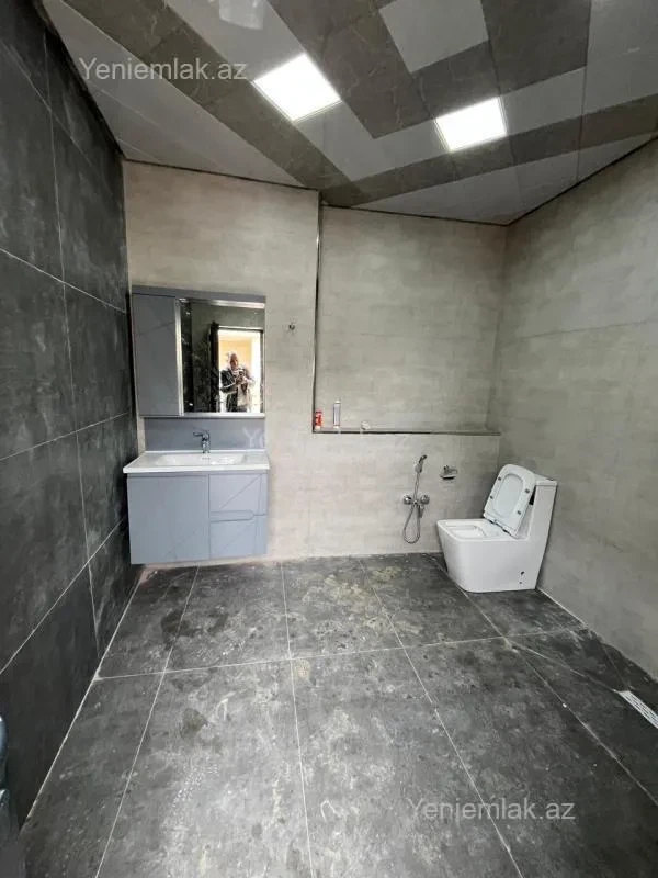Satılır 6 otaqlı həyət evi 200 m²