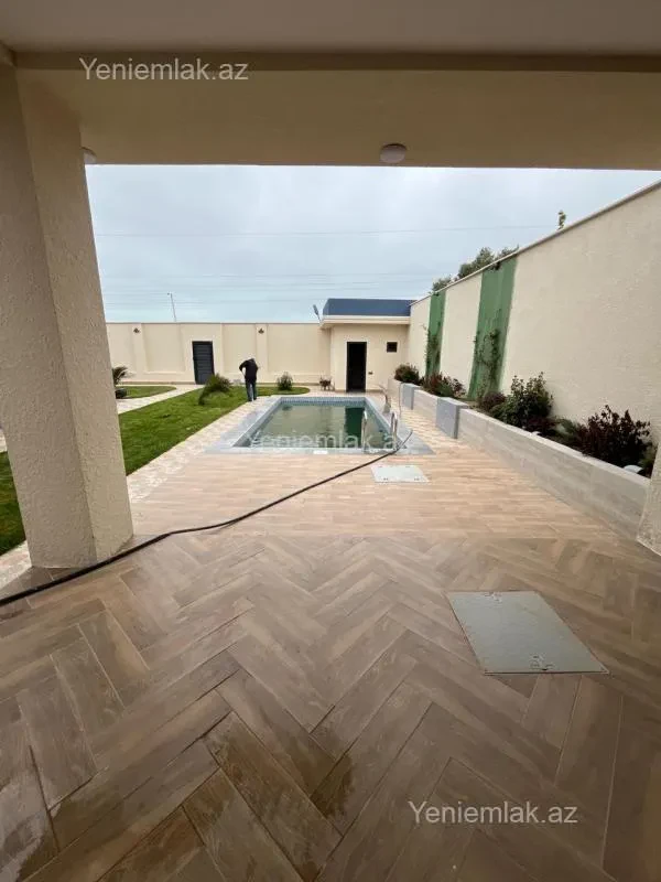 Satılır 6 otaqlı həyət evi 200 m²