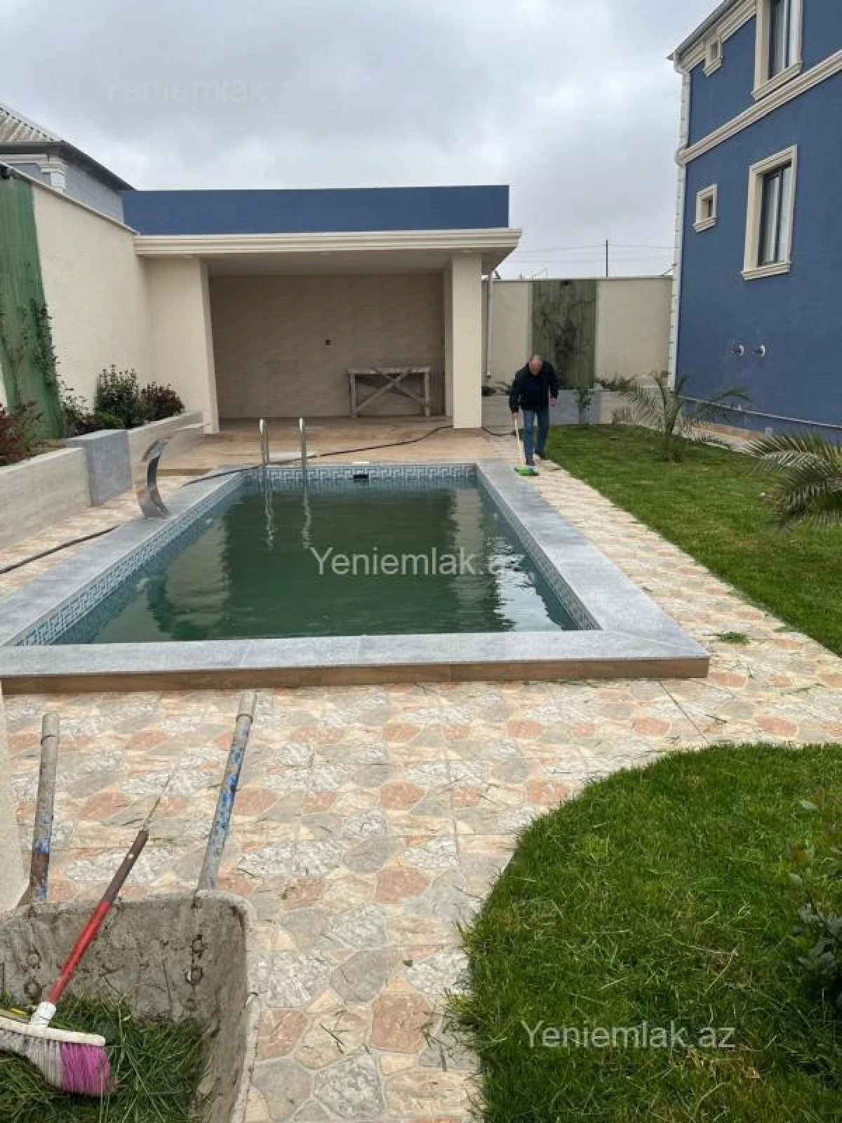 Satılır 6 otaqlı həyət evi 200 m²