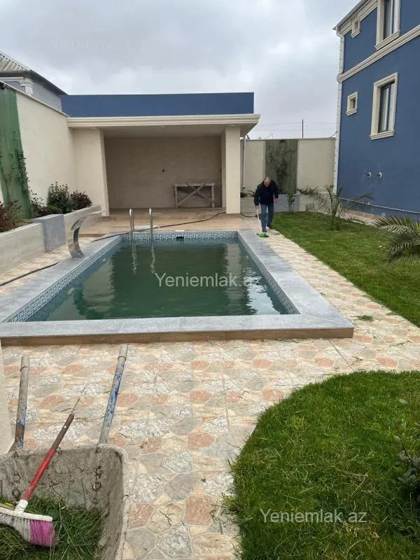 Satılır 6 otaqlı həyət evi 200 m²