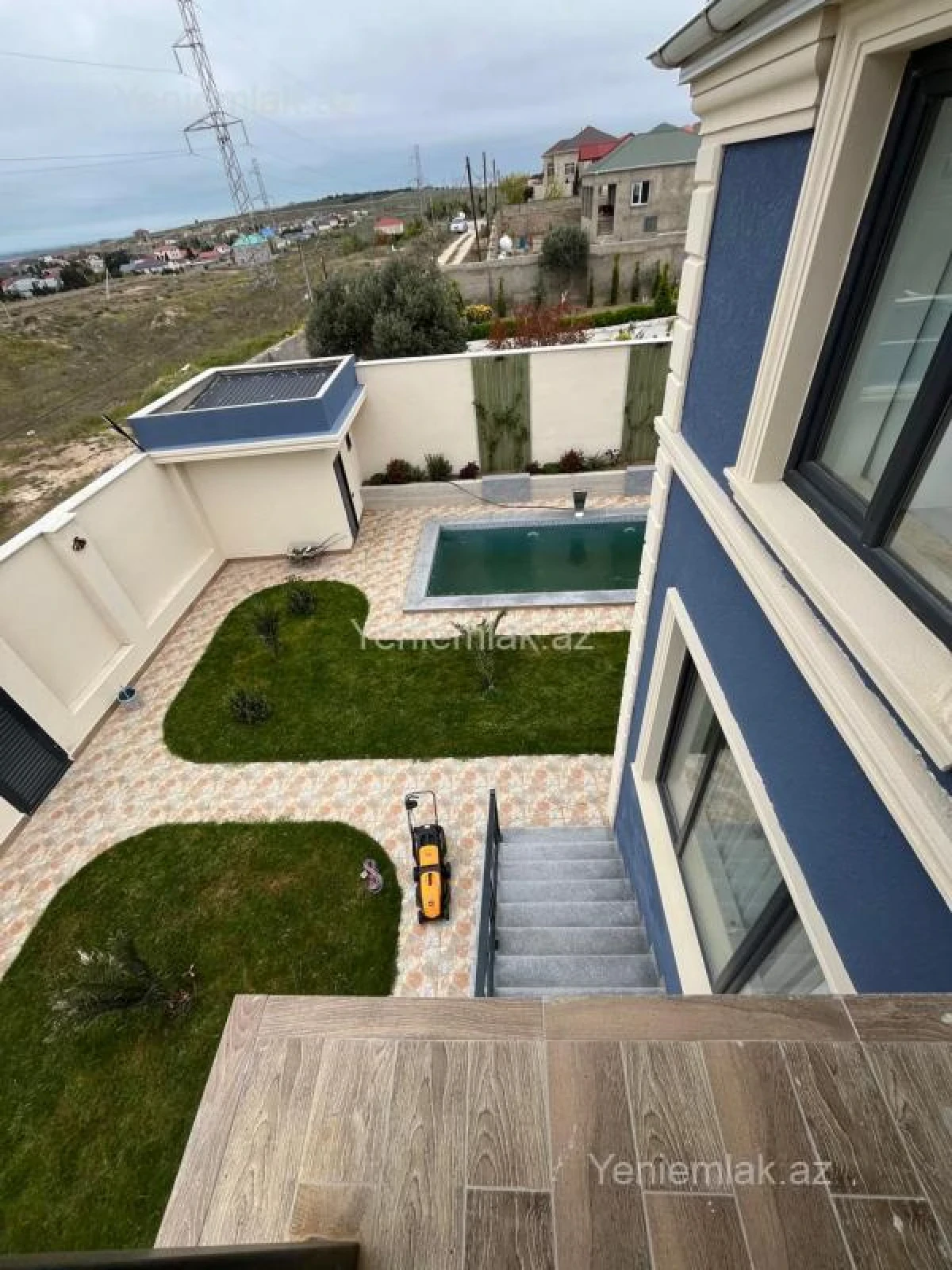 Satılır 6 otaqlı həyət evi 200 m²