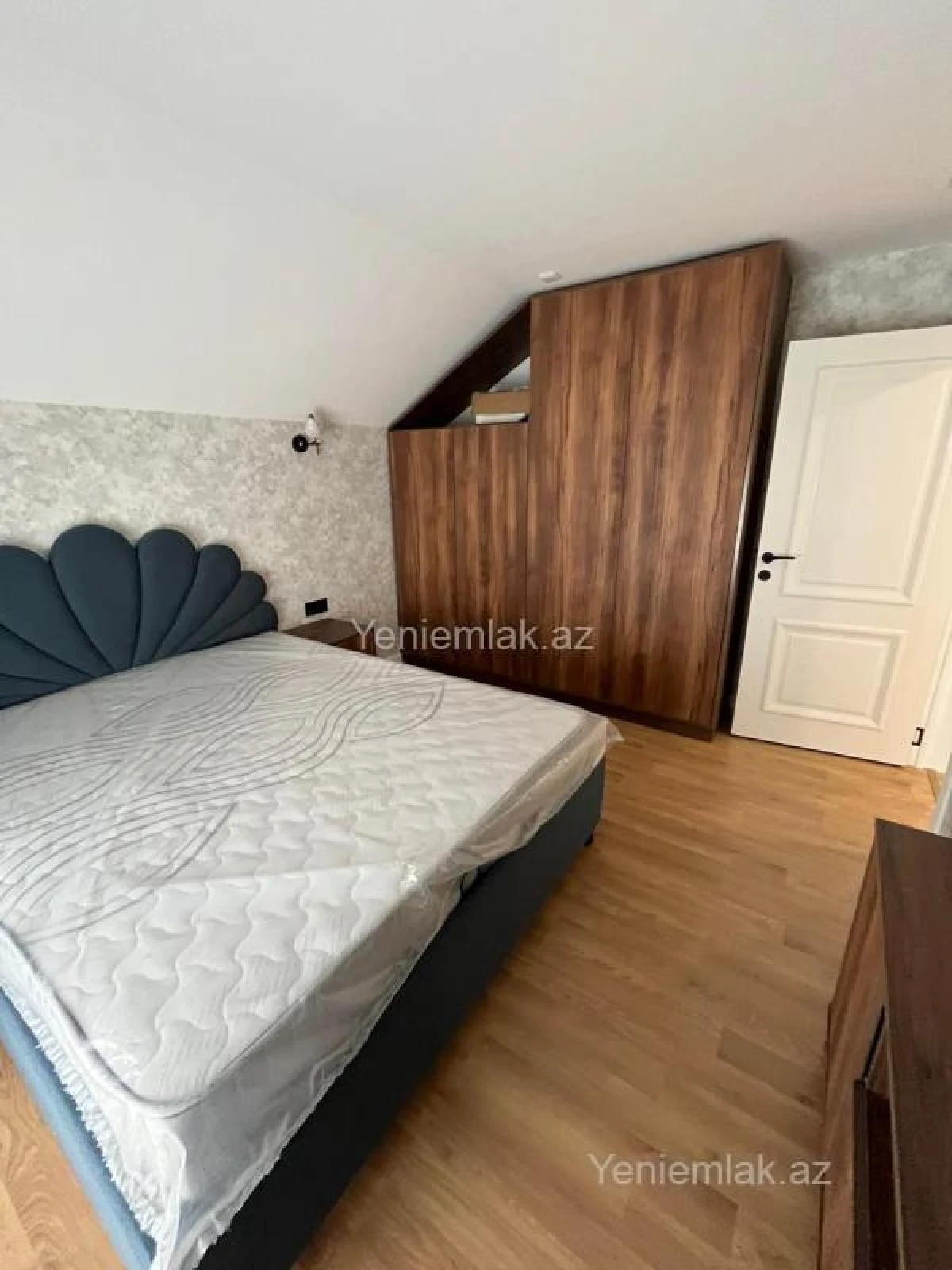 Satılır 6 otaqlı həyət evi 200 m²