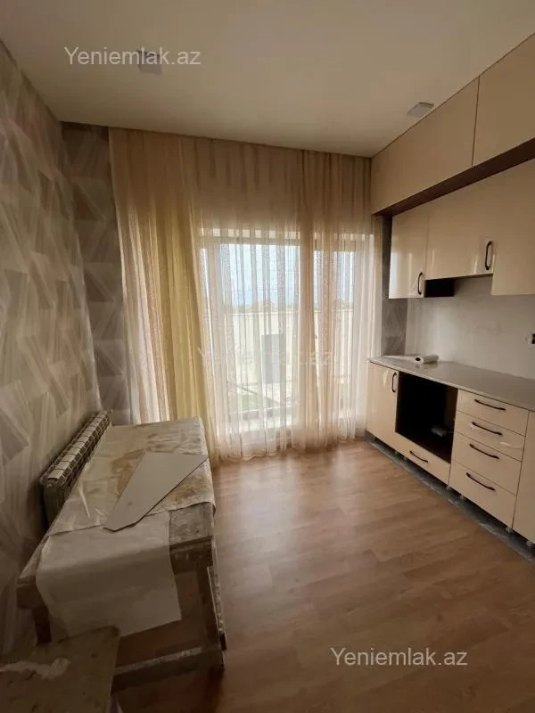 Satılır 6 otaqlı həyət evi 200 m²