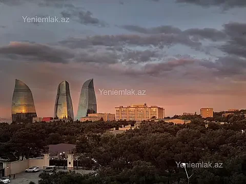 Satılır 4 otaqlı köhnə tikili 100 m² — Bakı, Yasamal 4 otaq 100.00 m²