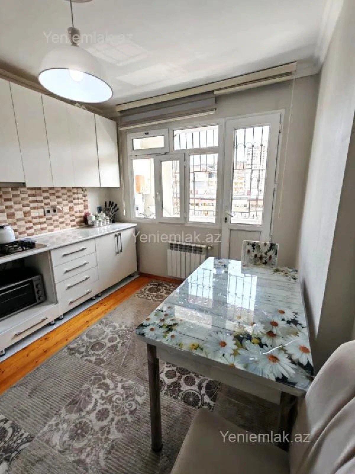 Satılır 2 otaqlı köhnə tikili 55 m²