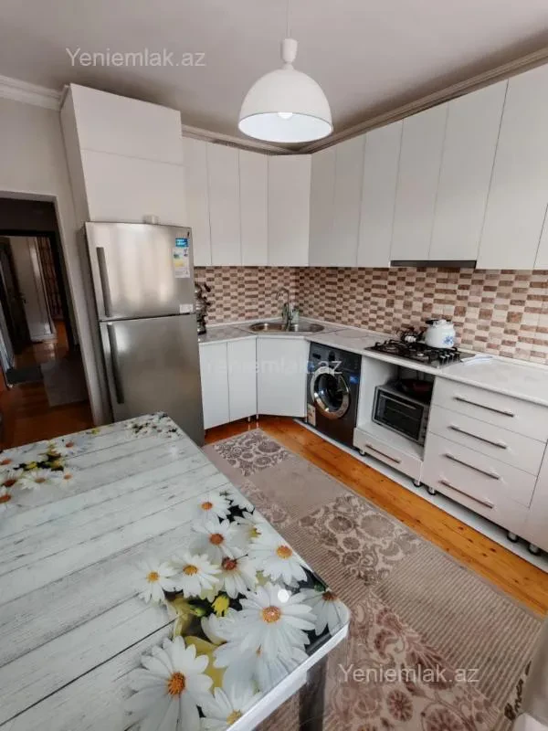 Satılır 2 otaqlı köhnə tikili 55 m²