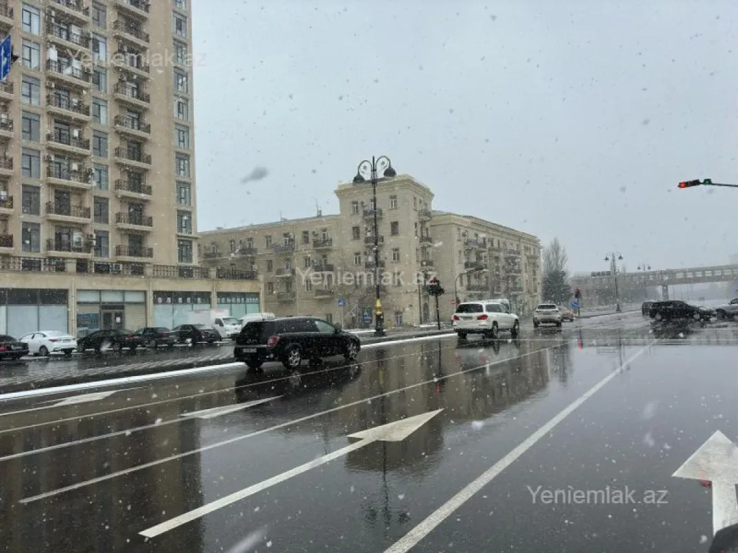 Satılır 3 otaqlı köhnə tikili 90 m²