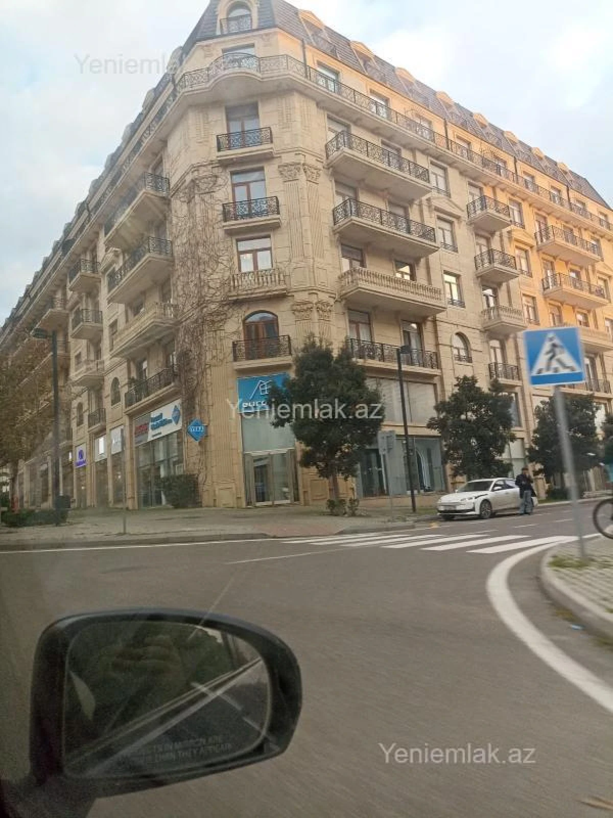 Satılır 3 otaqlı yeni tikili 132 m²