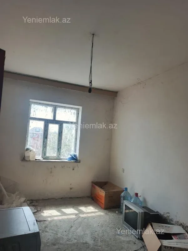Satılır 6 otaqlı həyət evi 200 m²