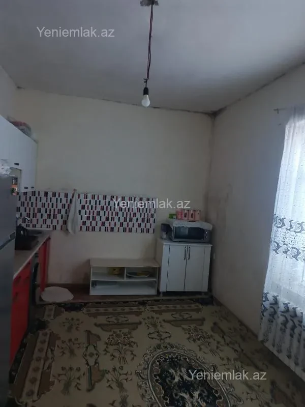 Satılır 6 otaqlı həyət evi 200 m²