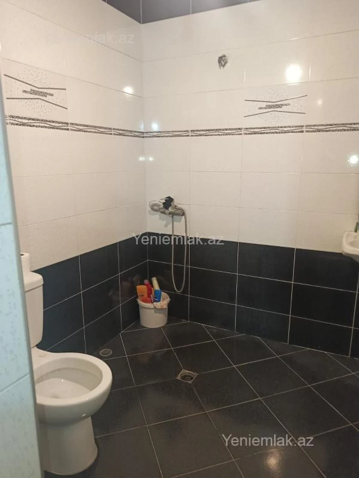 Satılır 6 otaqlı həyət evi 200 m²