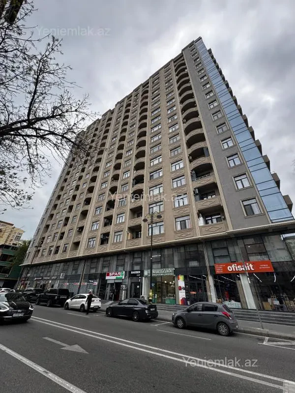 Satılır 3 otaqlı yeni tikili 125 m²