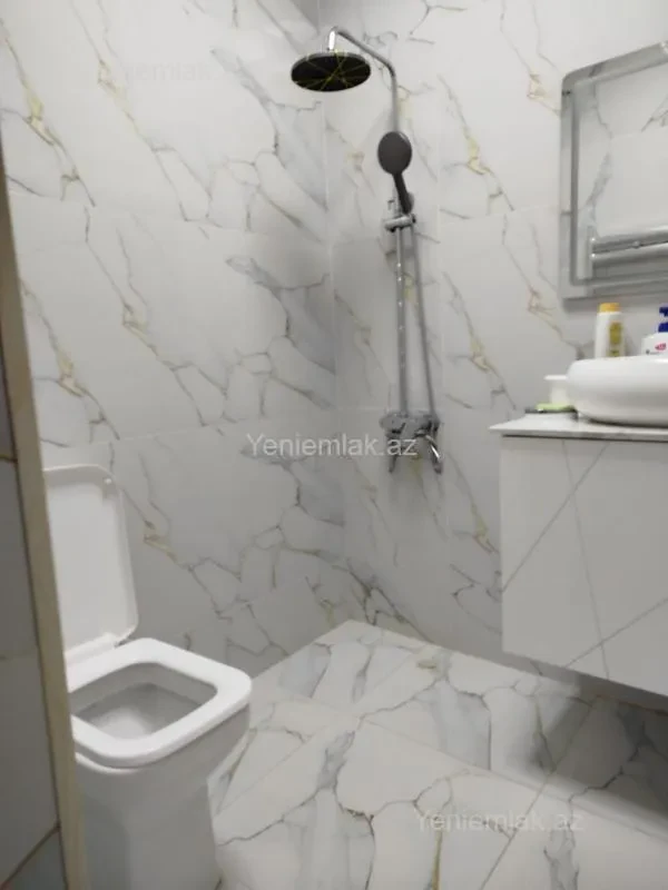 Satılır 3 otaqlı həyət evi 190 m²