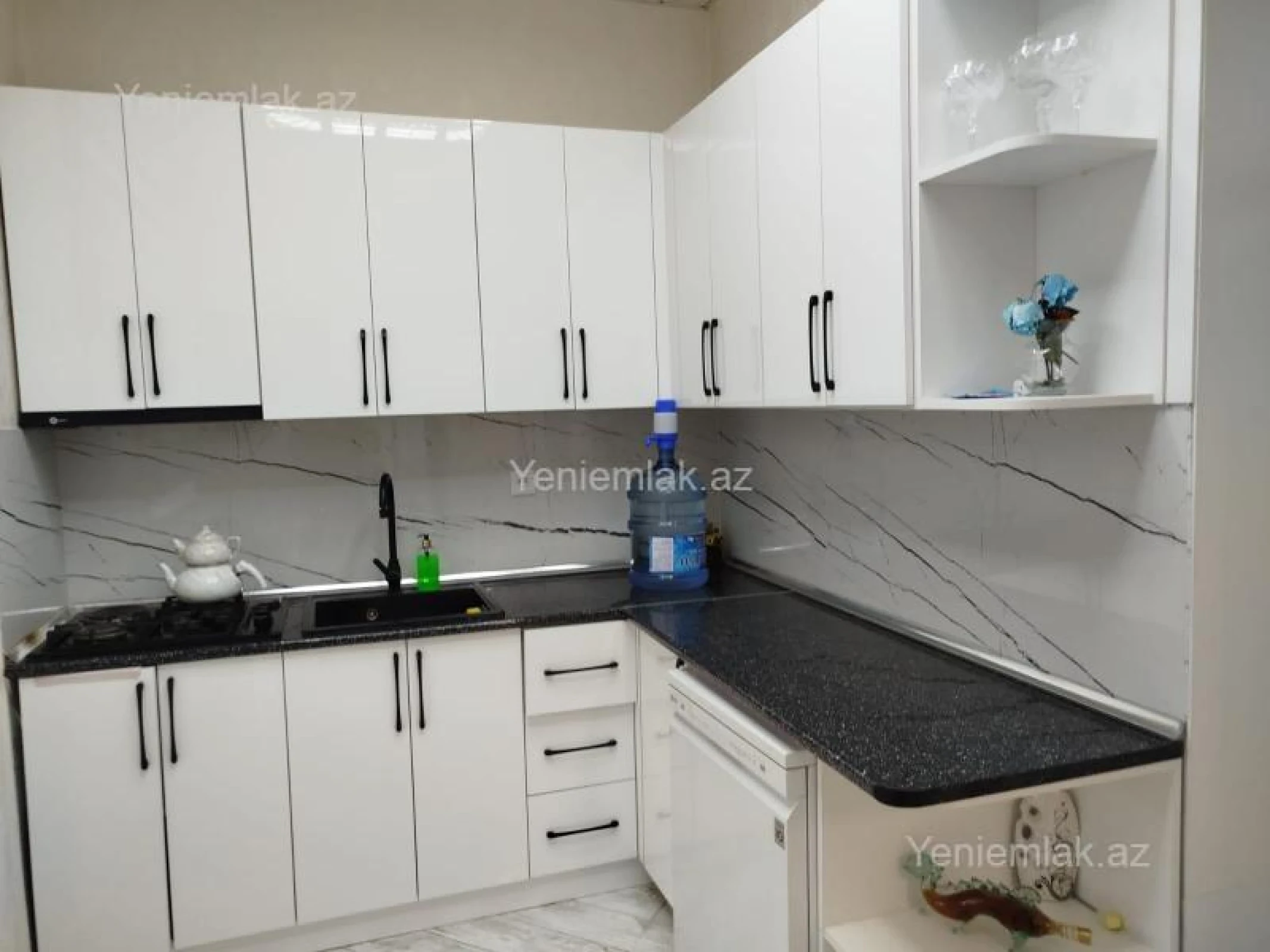 Satılır 3 otaqlı həyət evi 190 m²