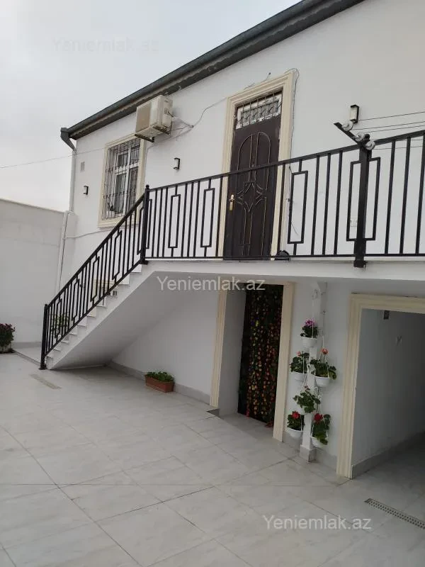 Satılır 3 otaqlı həyət evi 190 m²
