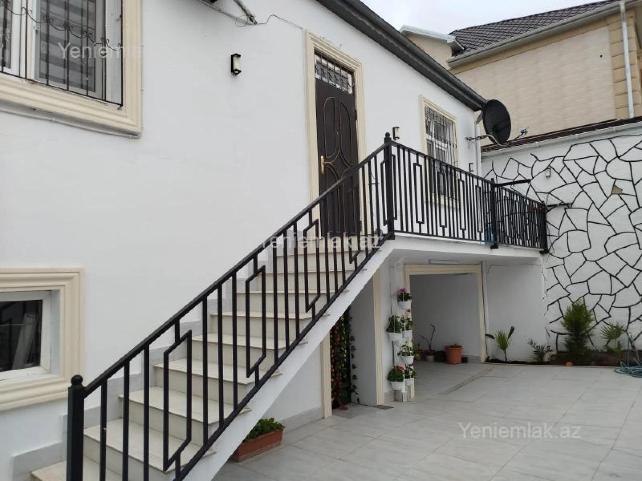Satılır 3 otaqlı həyət evi 190 m²