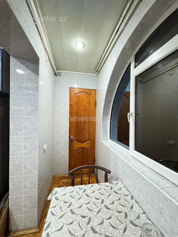 Satılır 5 otaqlı köhnə tikili 110 m²