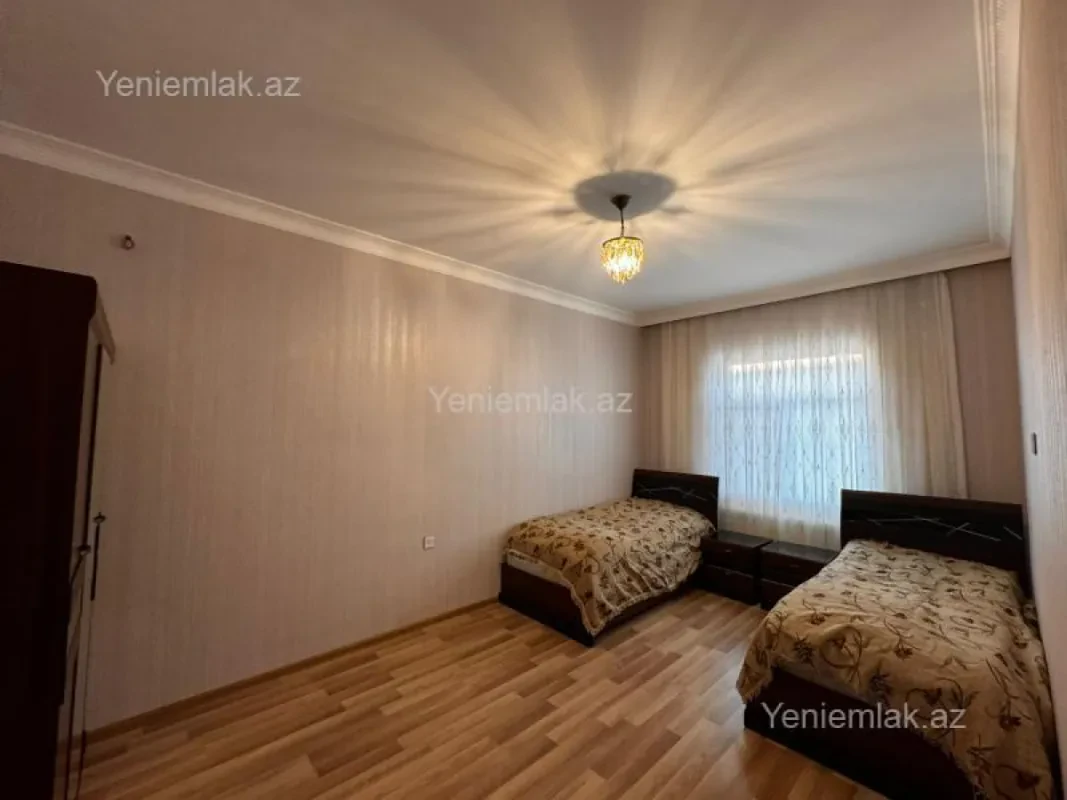 Satılır 9 otaqlı həyət evi 550 m²