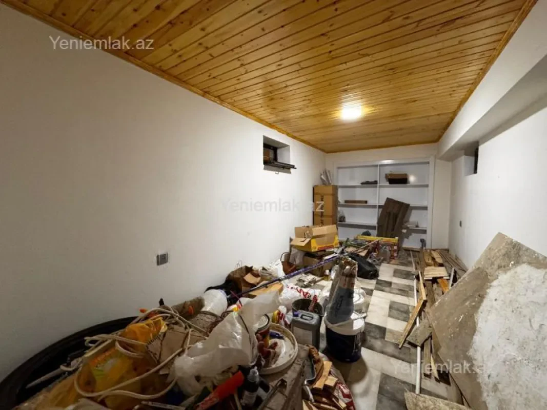 Satılır 9 otaqlı həyət evi 550 m²