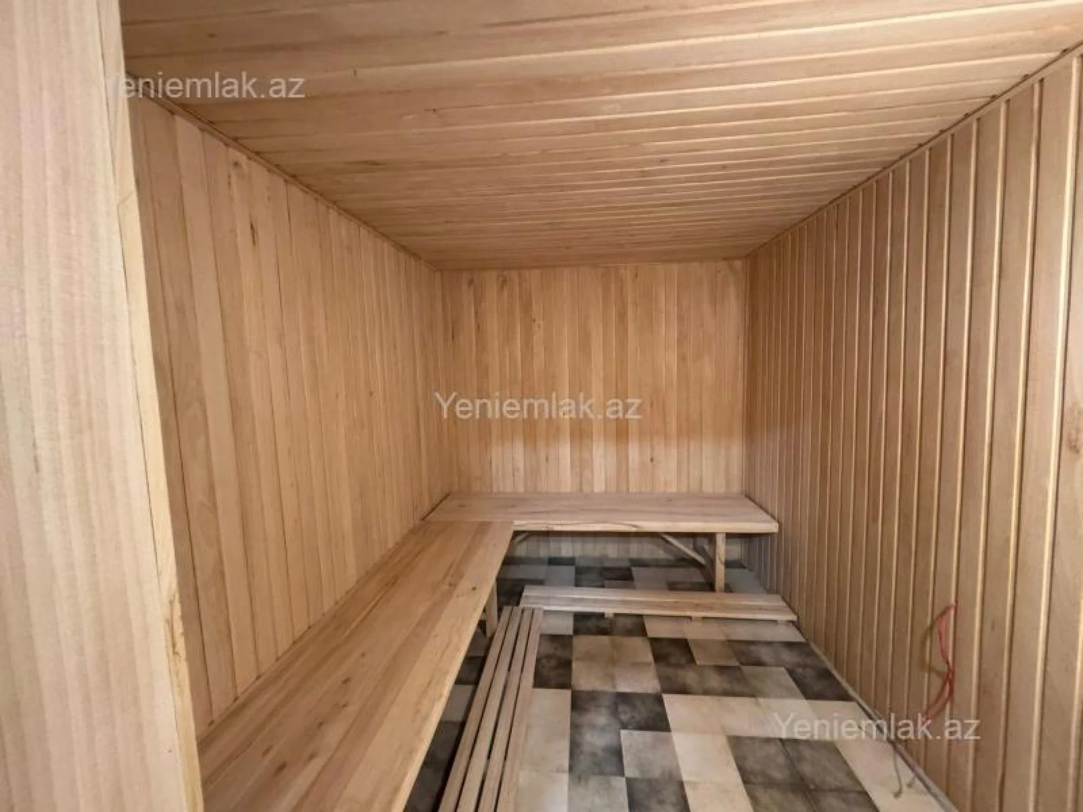 Satılır 9 otaqlı həyət evi 550 m²