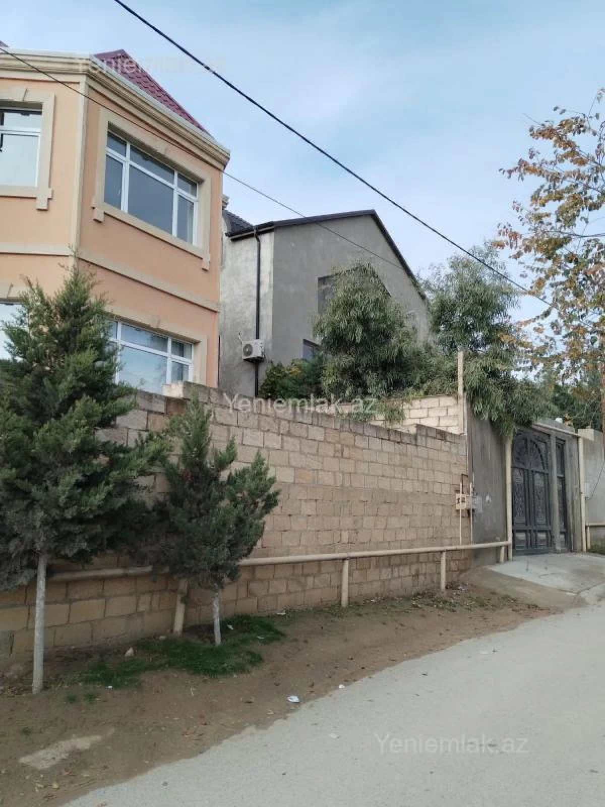 Satılır 9 otaqlı həyət evi 42 m²