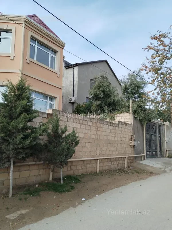 Satılır 9 otaqlı həyət evi 42 m²
