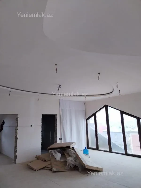 Satılır 9 otaqlı həyət evi 42 m²
