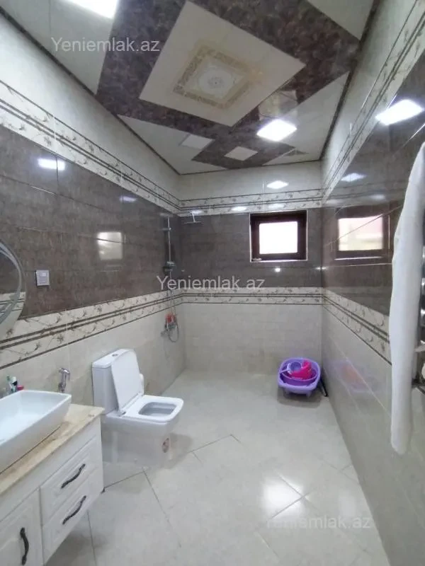 Satılır 9 otaqlı həyət evi 42 m²